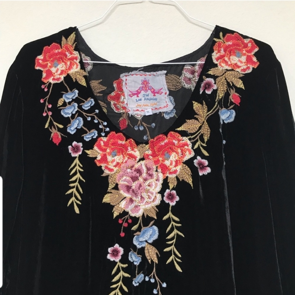 Johnny was VELVET embroidered tunic - Picture 2 of 6